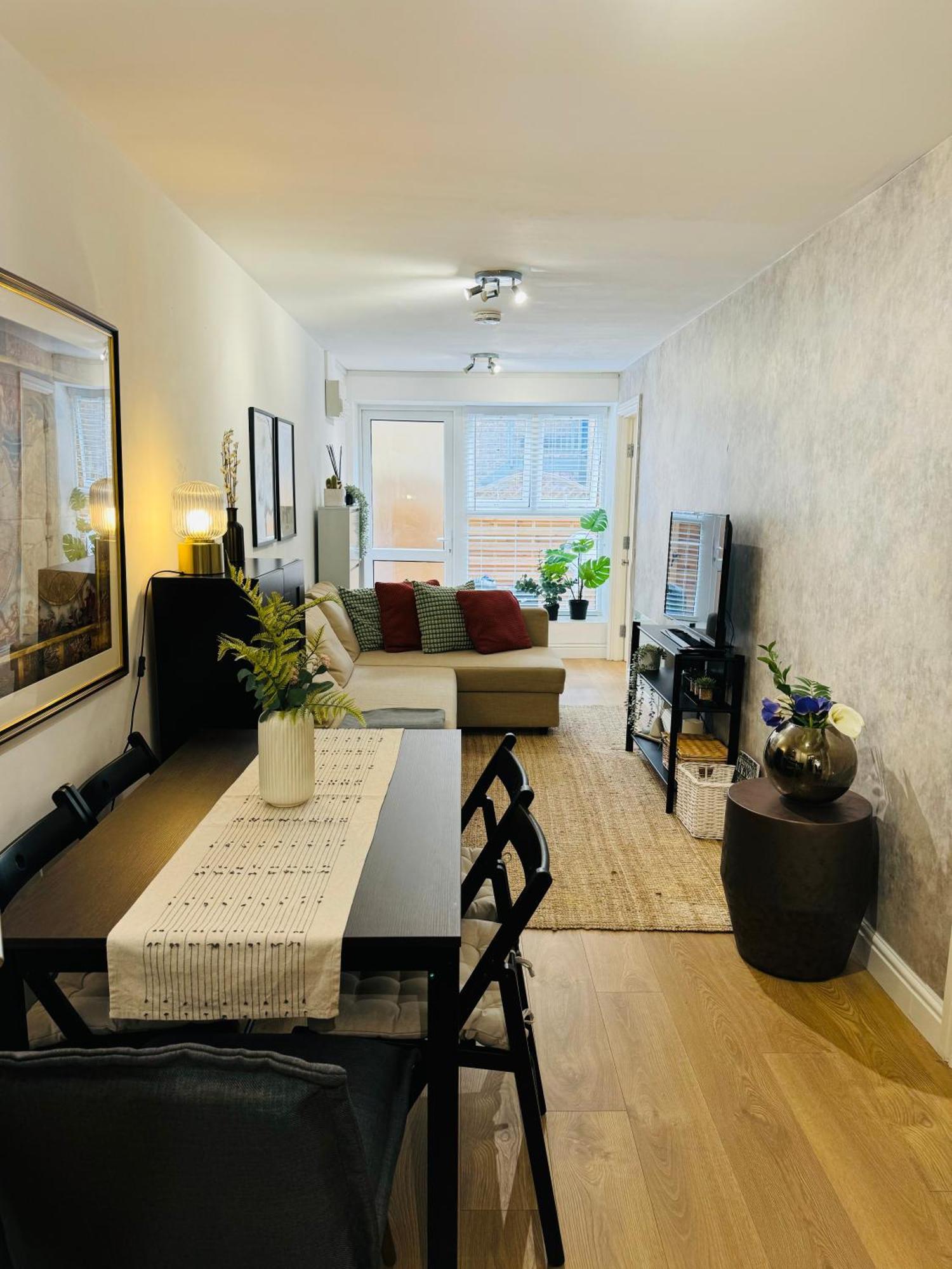 Holiday Home 2Br L 2Ba With Patio-Sleep 6 Londyn Zewnętrze zdjęcie